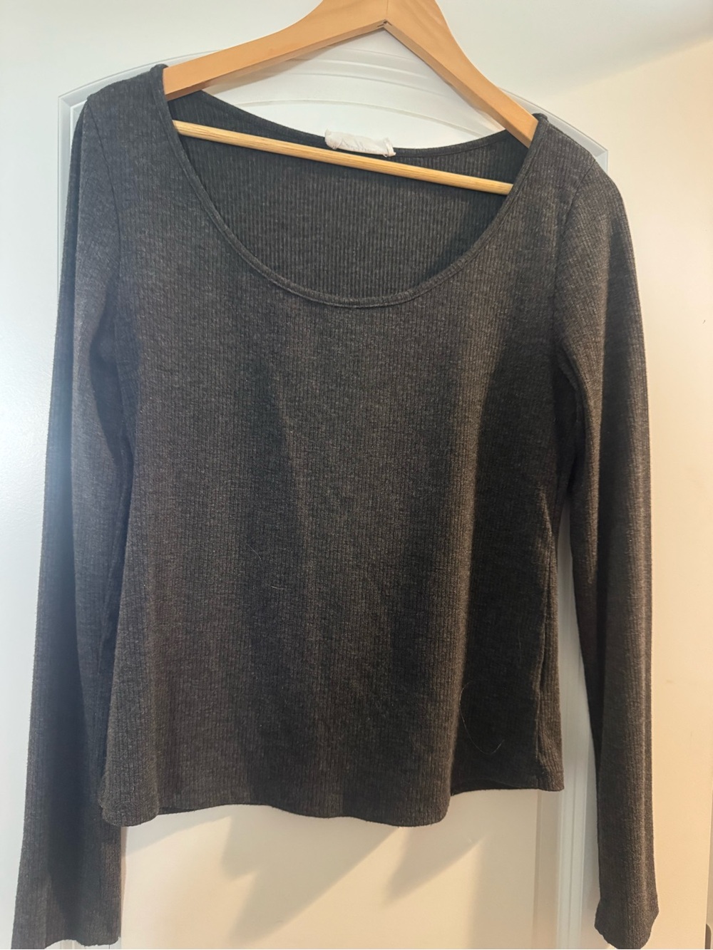Carly Jean Los Angeles Ribbed Scoop Neck Long Sleeve Top in Charcoal
